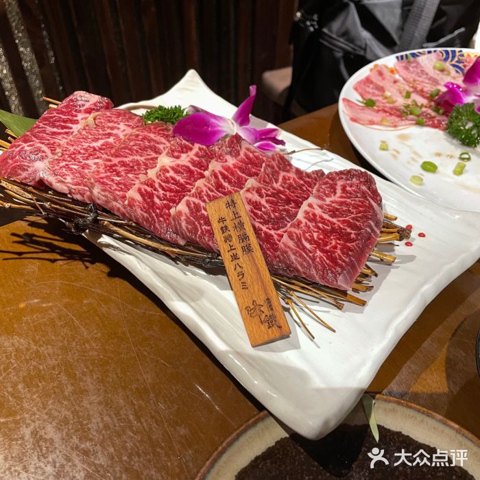 彩椒盆栽图片：打造家中小菜园的视觉盛宴